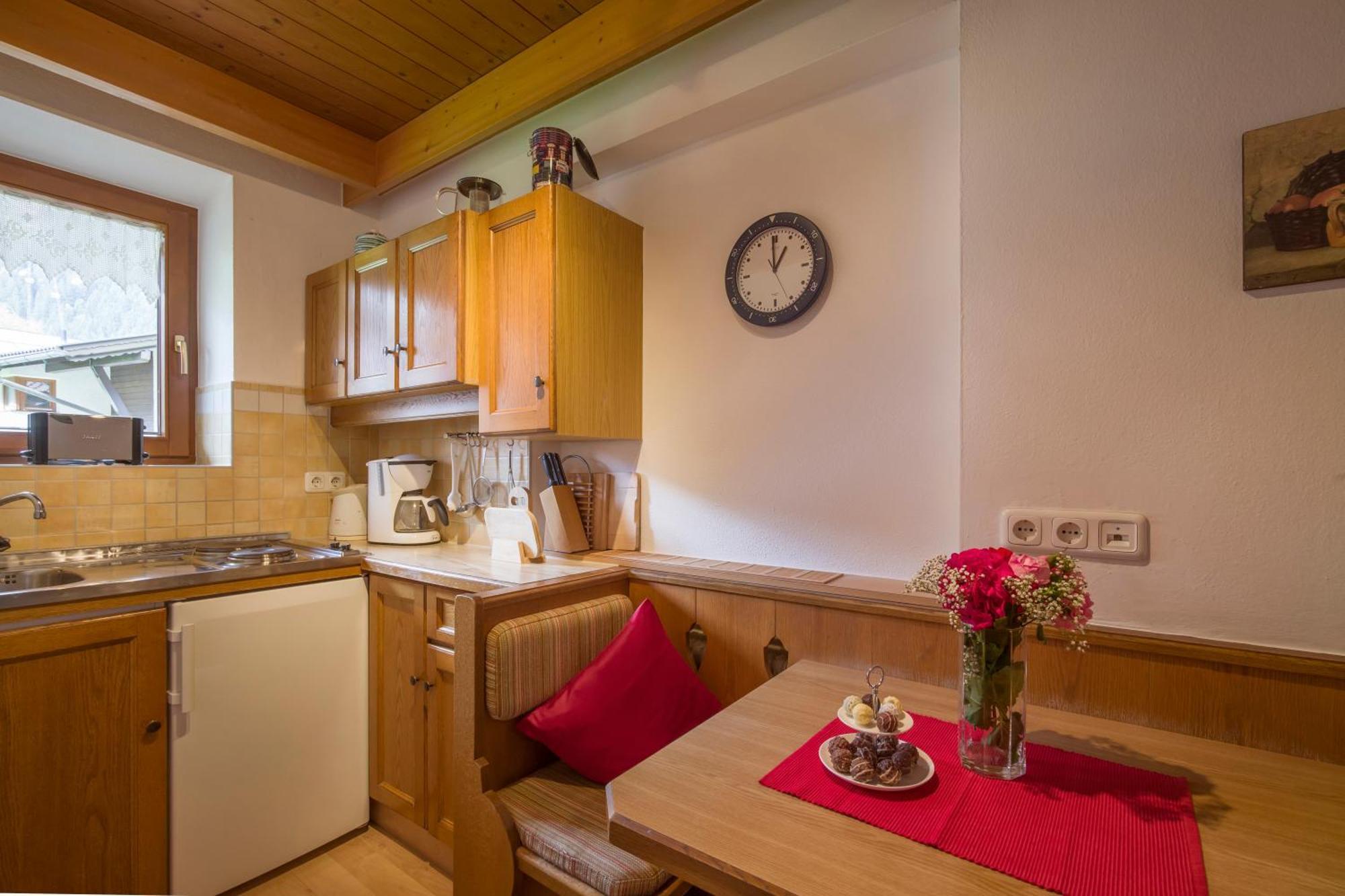 Landhaus Gasser Майрхофен Номер фото