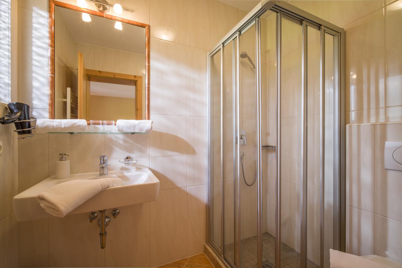 Landhaus Gasser Майрхофен Номер фото